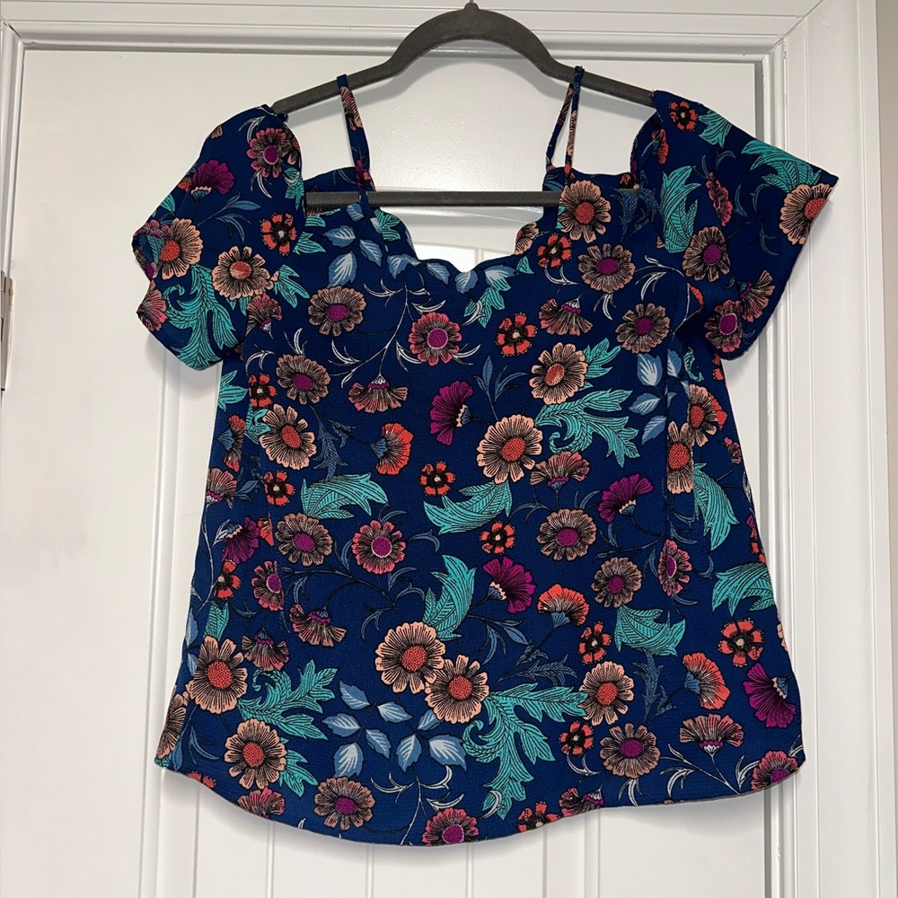 Cute floral off the shoulders top!